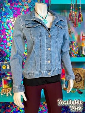 Calvin Klein Women’s Classic Light Wash Denim Jacket Size L